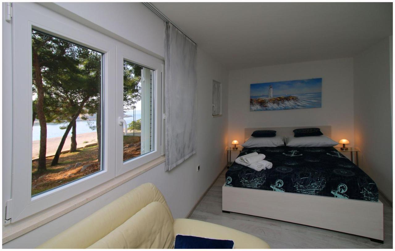 Apartments Eva Primošten Екстериор снимка