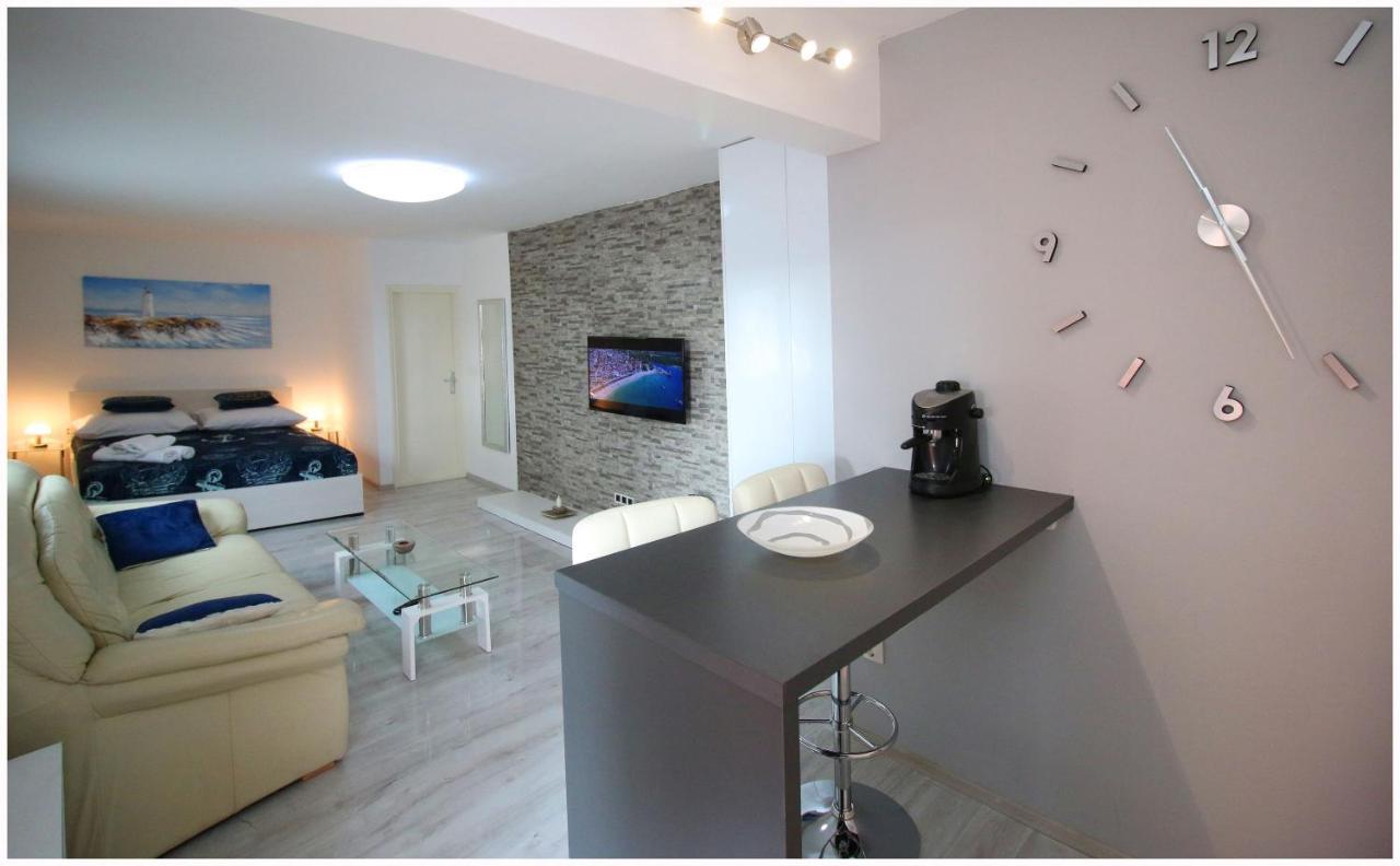 Apartments Eva Primošten Екстериор снимка