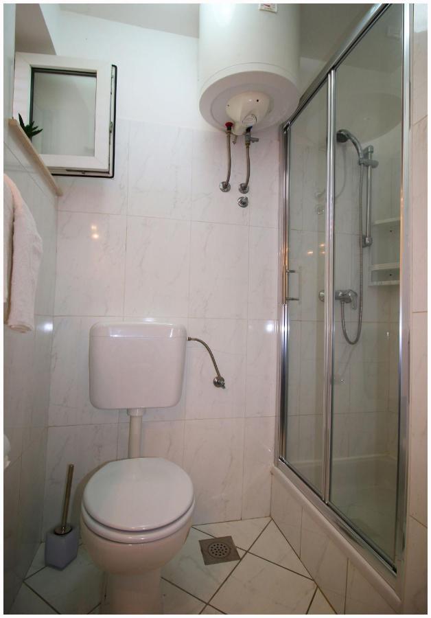 Apartments Eva Primošten Стая снимка
