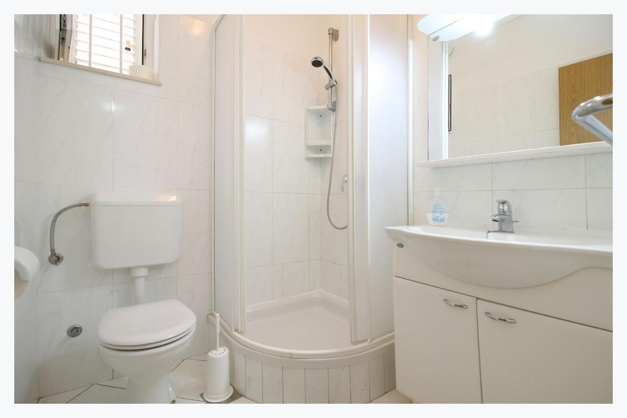 Apartments Eva Primošten Стая снимка