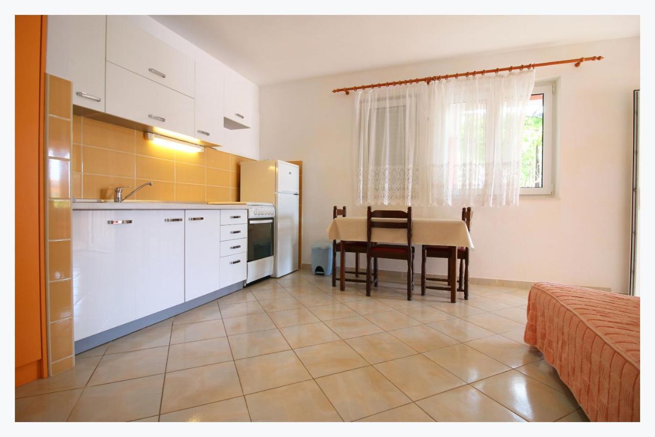 Apartments Eva Primošten Стая снимка