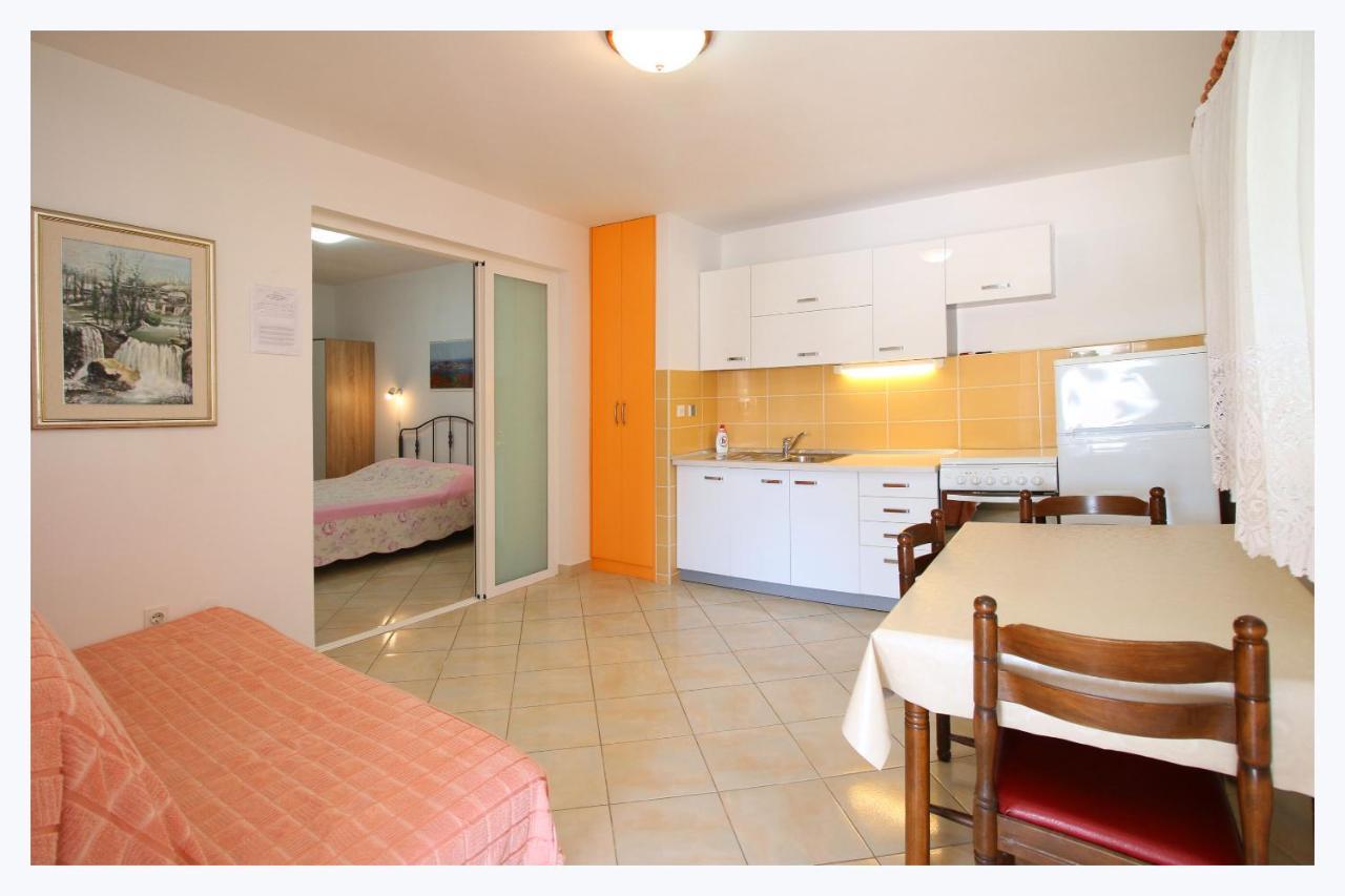 Apartments Eva Primošten Стая снимка