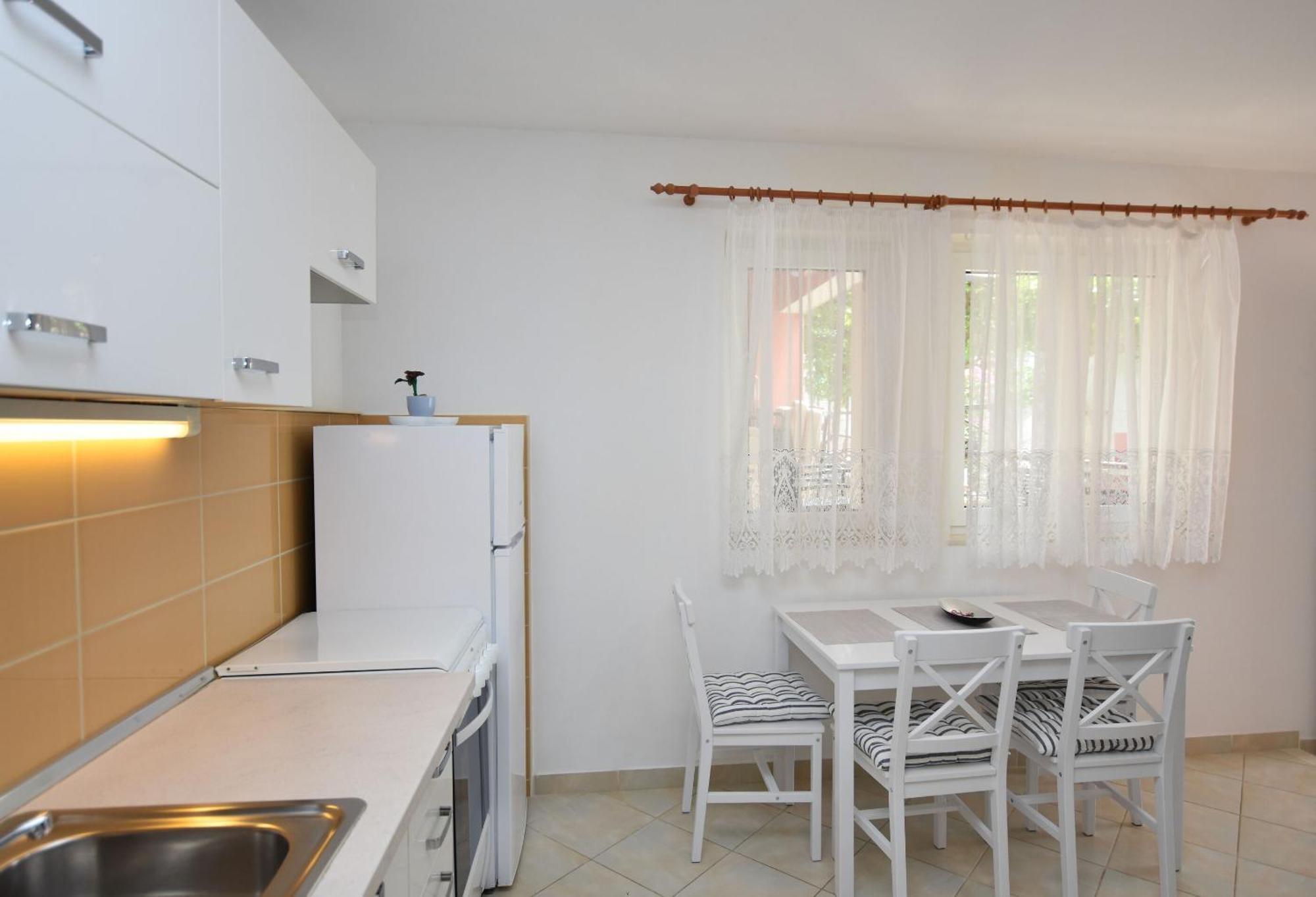Apartments Eva Primošten Стая снимка
