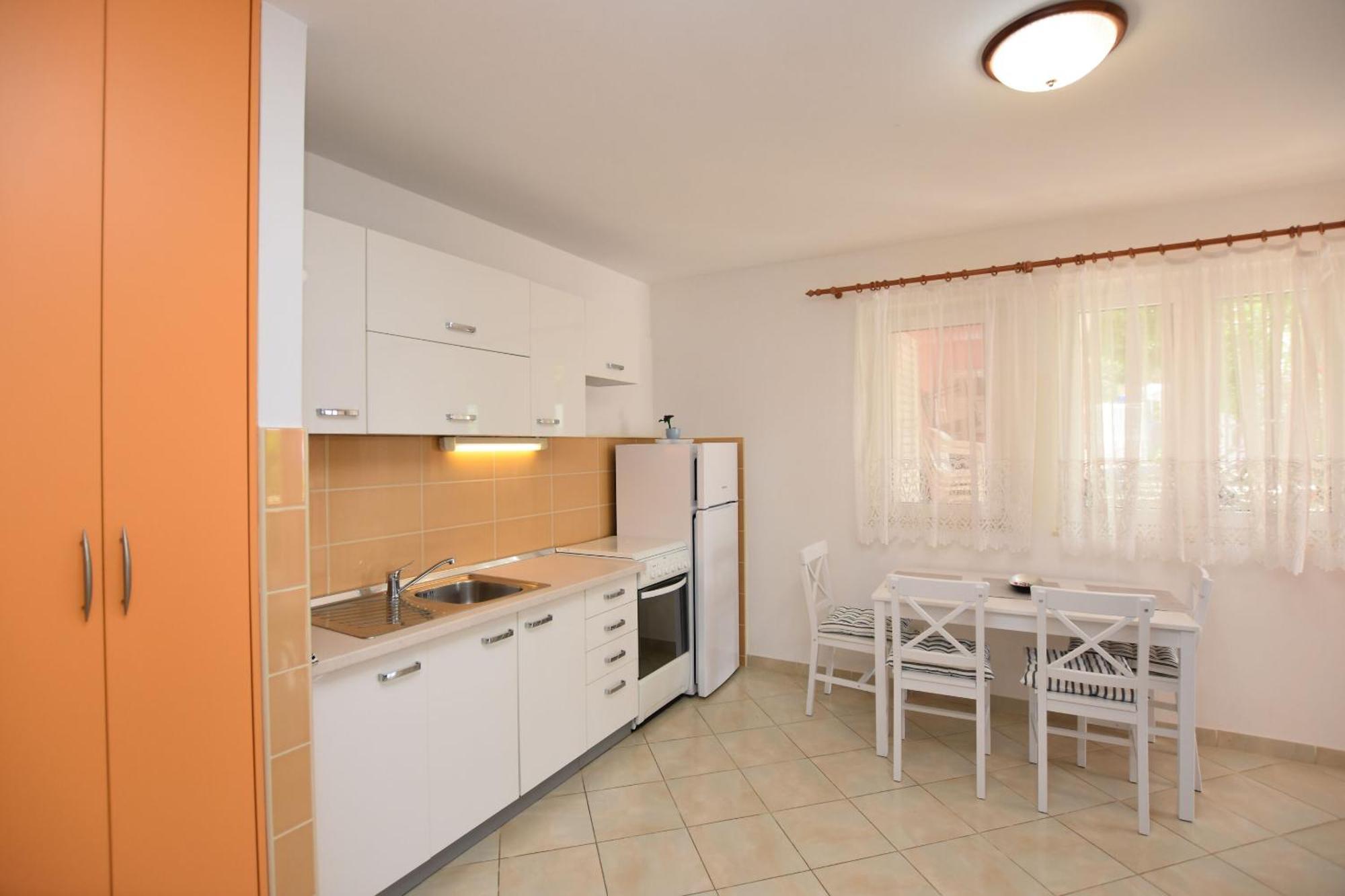 Apartments Eva Primošten Стая снимка