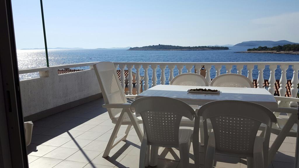 Apartments Eva Primošten Екстериор снимка