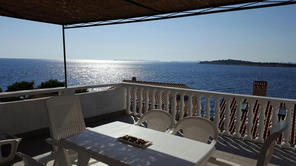 Apartments Eva Primošten Екстериор снимка