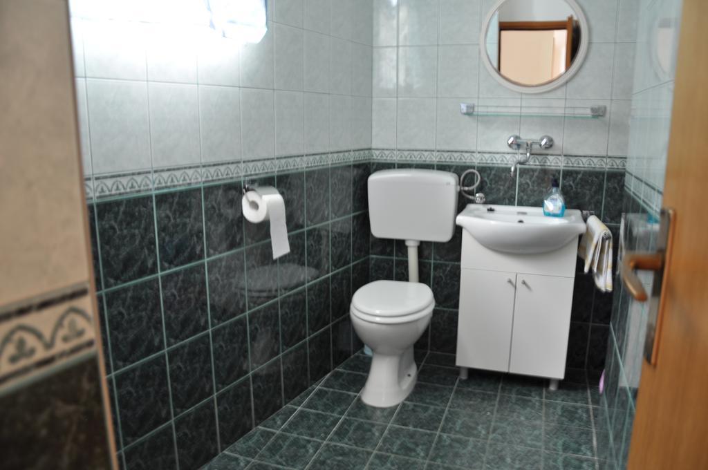 Apartments Eva Primošten Екстериор снимка