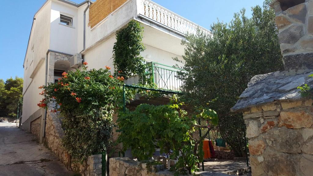 Apartments Eva Primošten Екстериор снимка
