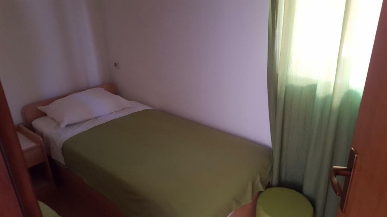 Apartments Eva Primošten Екстериор снимка